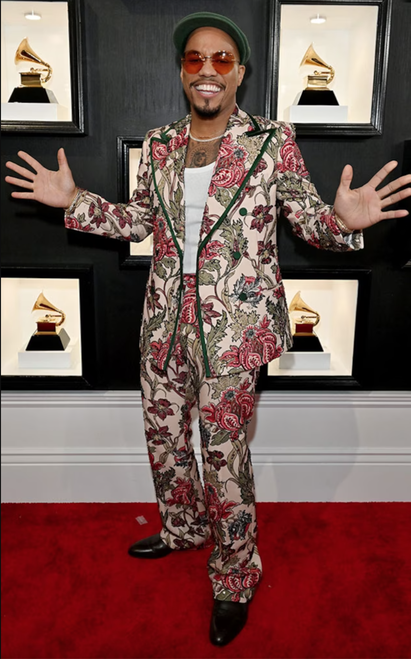 Grammys Awards 2023 Helen Lasichanh Black Tracksuit