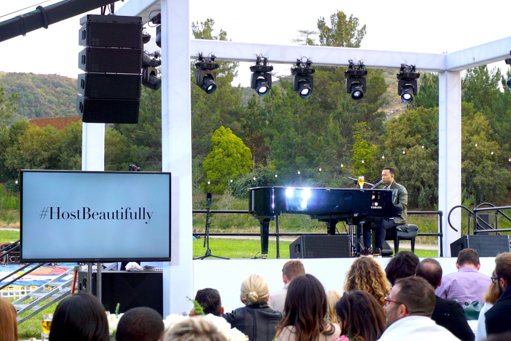 Stella Artois #HostBeautifully with John Legend: An Incredible Acoustic Performance