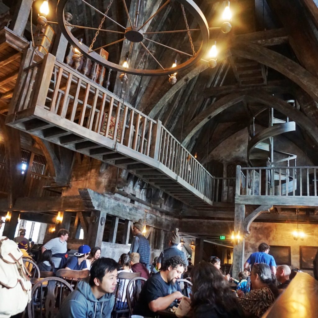 Wizarding World of Harry Potter: The Three Broomsticks