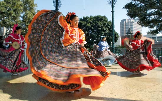 The LA Girl's Ultimate Guide to Downtown Los Angeles - Olvera Street